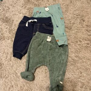 Baby Pants - 0-3 months 💚👖🦕